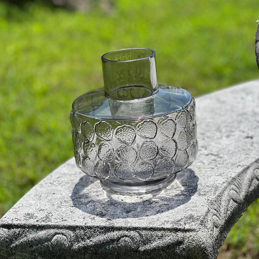 Short Neck Vase With Strawberry Texture