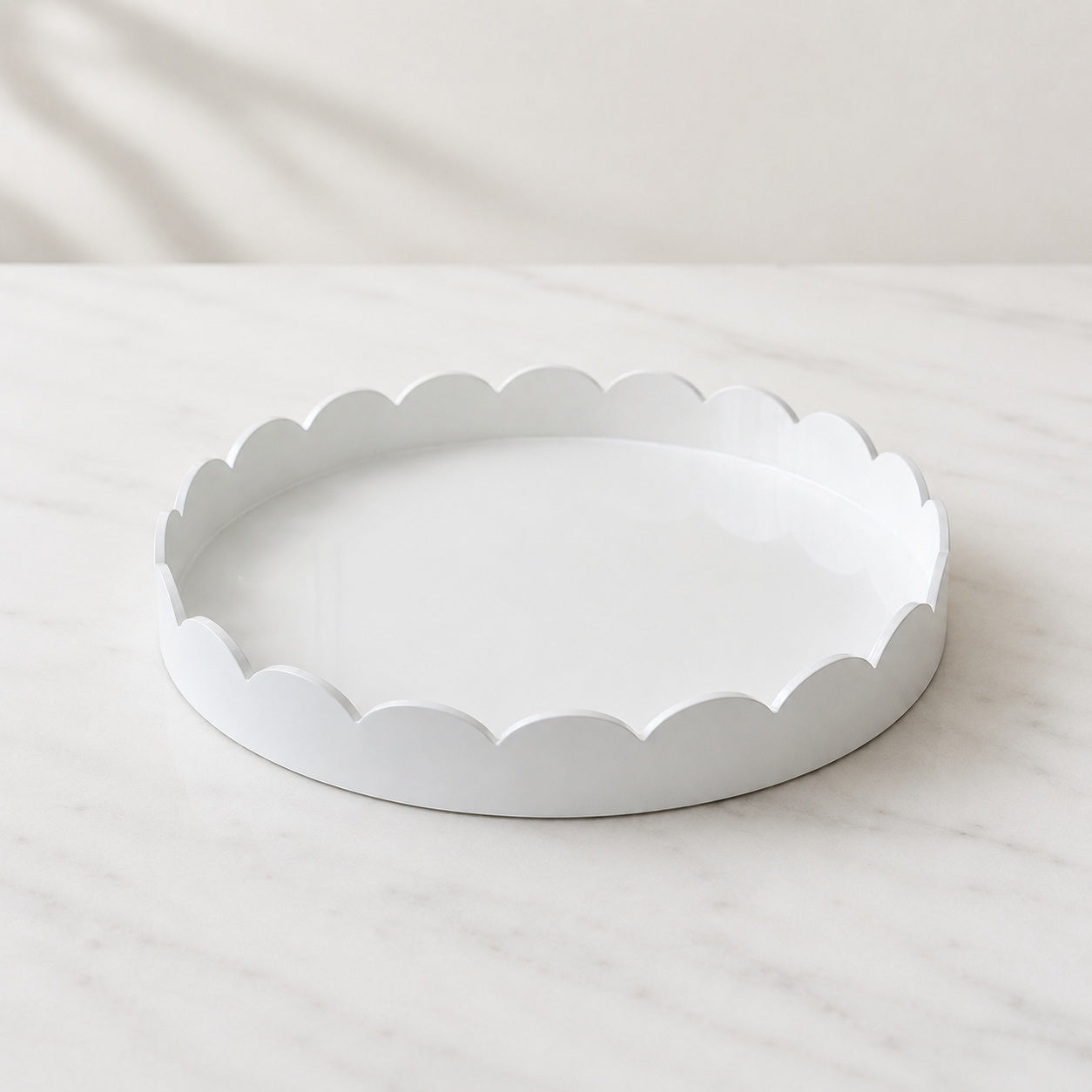 White Scalloped Edge Round Lacquered Wood Tray